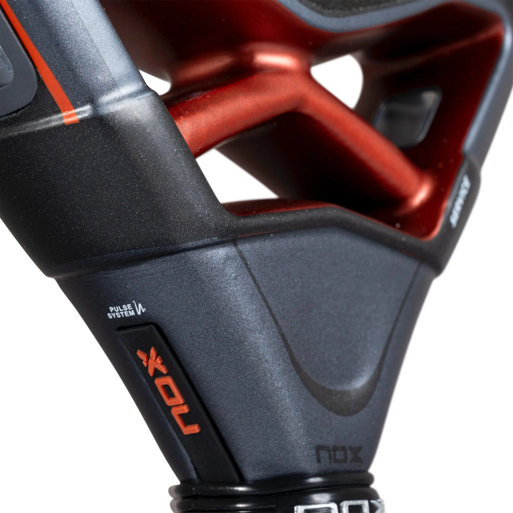 Racheta padel Nox AT10 Luxury GENIUS 18K Alum 2025