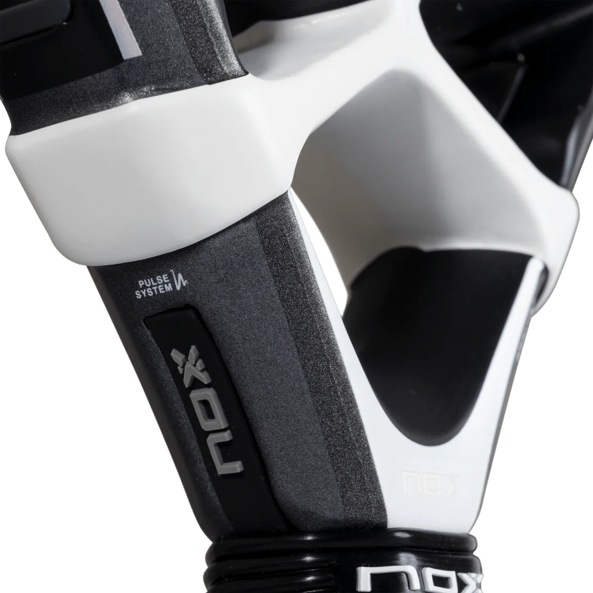 Nox Quantum 12K Carbon